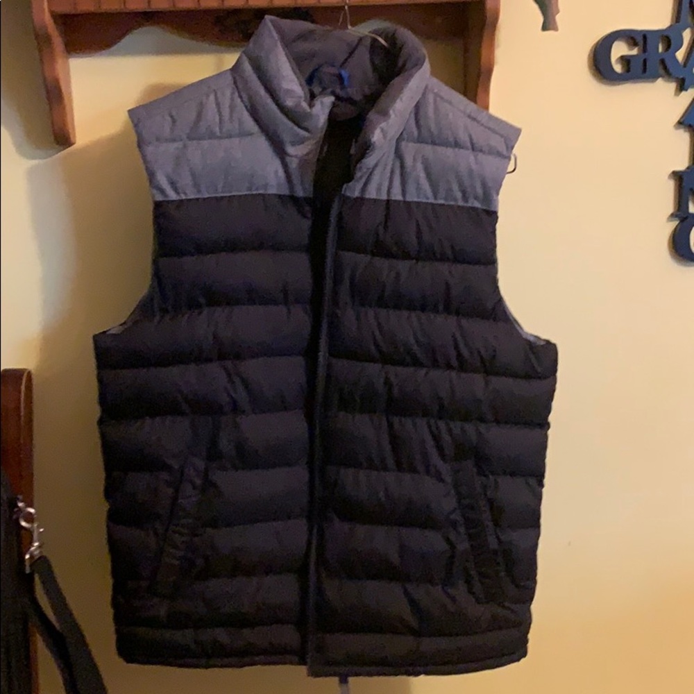 Old navy puffer vest, size small